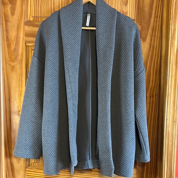 Fabletics Vanessa Quilted Cardigan. Medium. Excellent condition. - Picture 1 of 8
